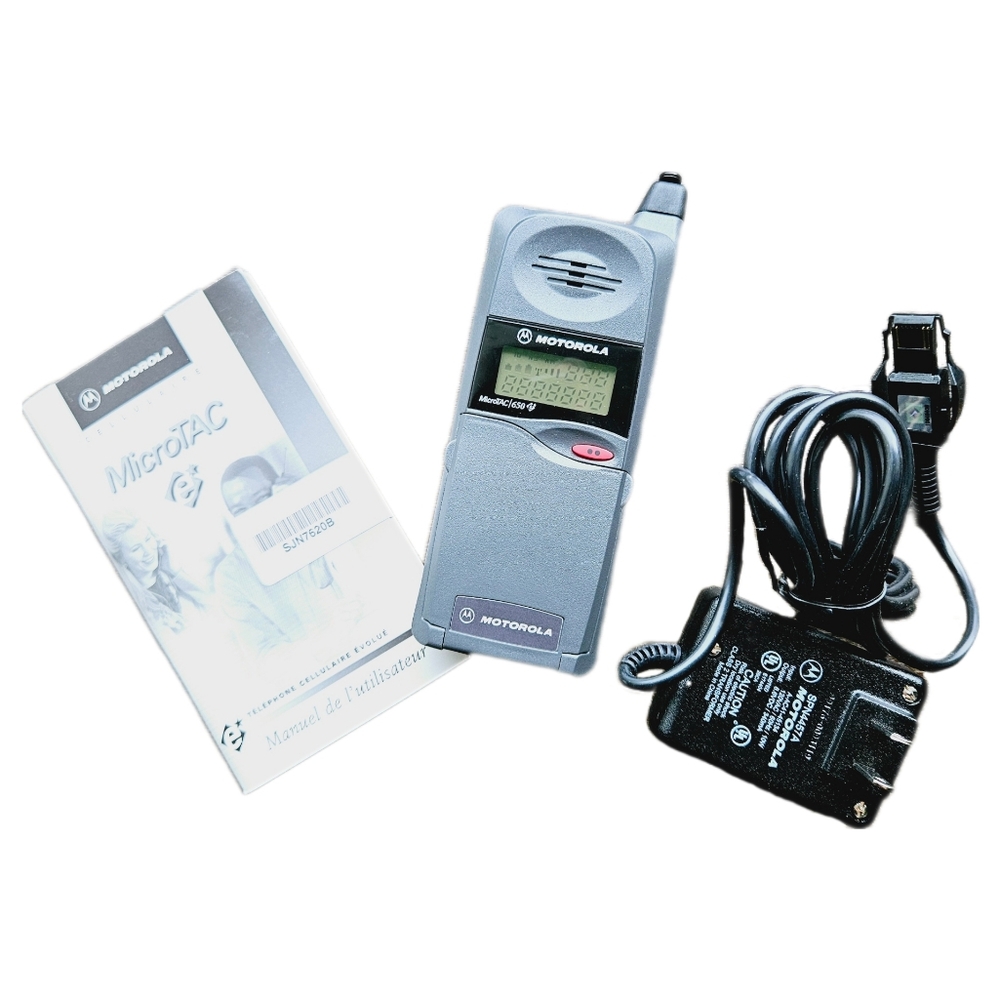 MOTOROLA | MicroTac 650 E vintage 1995 90s flip analog display cellular phone